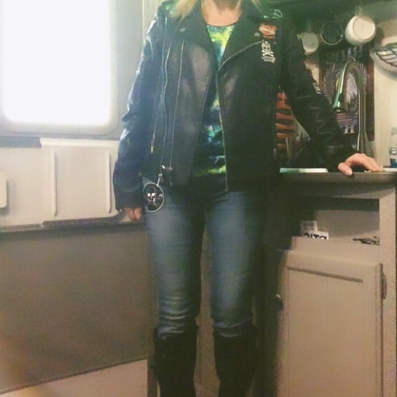 Maurice’s embellished jeans - Picture 11 of 16